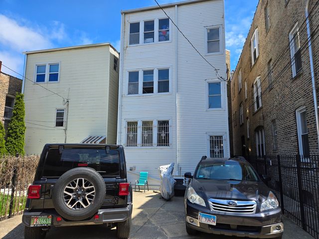 948 N California Avenue, Chicago, IL 60622