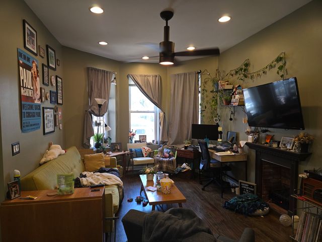 948 N California Avenue, Chicago, IL 60622