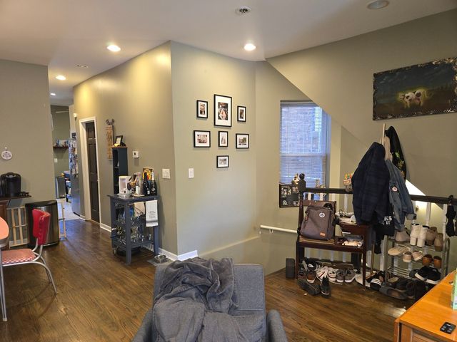 948 N California Avenue, Chicago, IL 60622