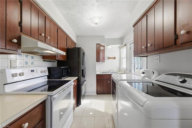 1026 Easterly AVE, Hampton, VA 23669
