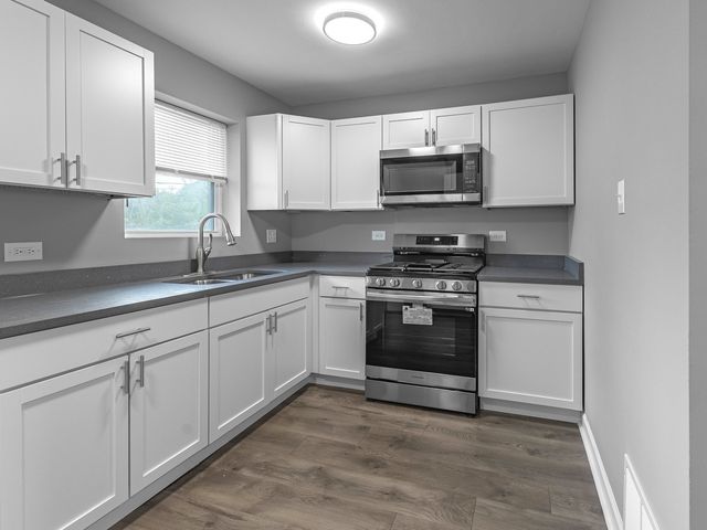 3526 W 80th Place, Chicago, IL 60652