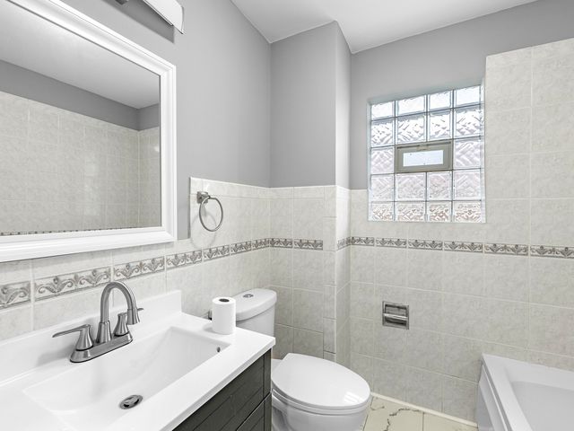 3526 W 80th Place, Chicago, IL 60652