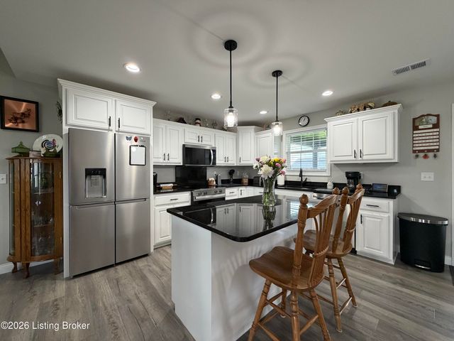 127 Hidden Valley Dr, Bardstown, KY 40004