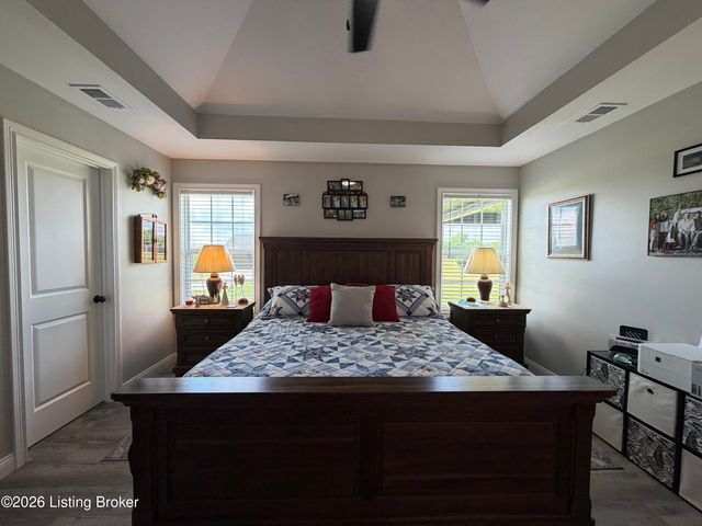 127 Hidden Valley Dr, Bardstown, KY 40004