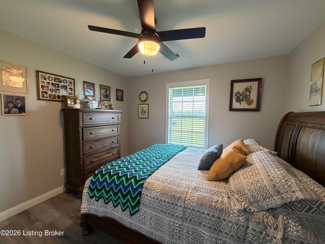 127 Hidden Valley Dr, Bardstown, KY 40004