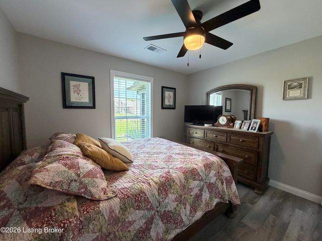 127 Hidden Valley Dr, Bardstown, KY 40004