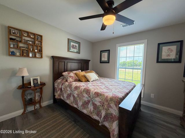 127 Hidden Valley Dr, Bardstown, KY 40004