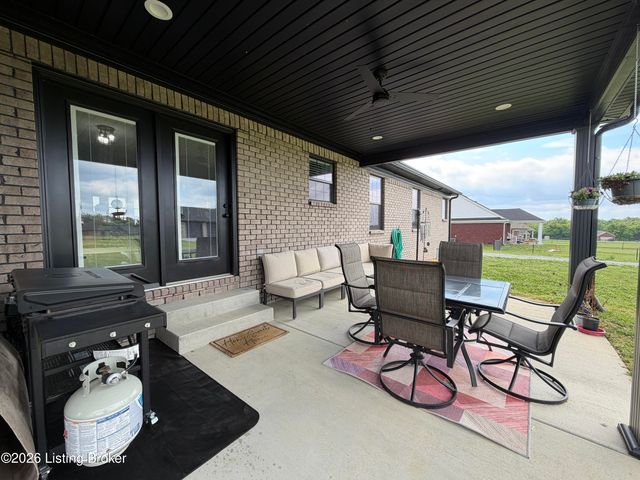 127 Hidden Valley Dr, Bardstown, KY 40004
