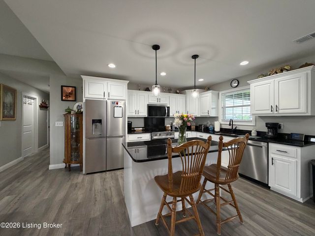 127 Hidden Valley Dr, Bardstown, KY 40004