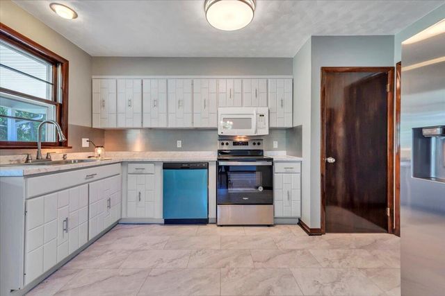 E 1108 Dolly Ann DR, Covington, VA 24426