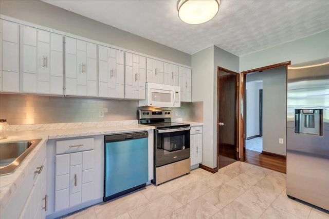 E 1108 Dolly Ann DR, Covington, VA 24426