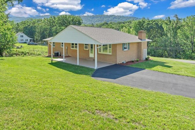 E 1108 Dolly Ann DR, Covington, VA 24426