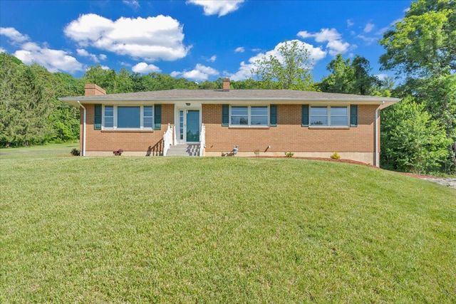 E 1108 Dolly Ann DR, Covington, VA 24426