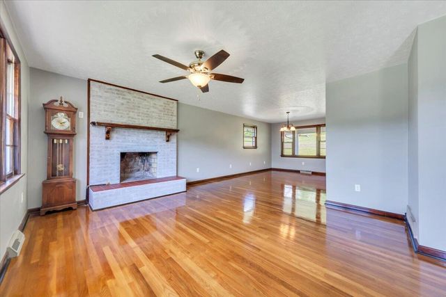 E 1108 Dolly Ann DR, Covington, VA 24426