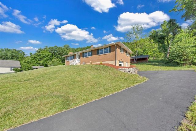 E 1108 Dolly Ann DR, Covington, VA 24426