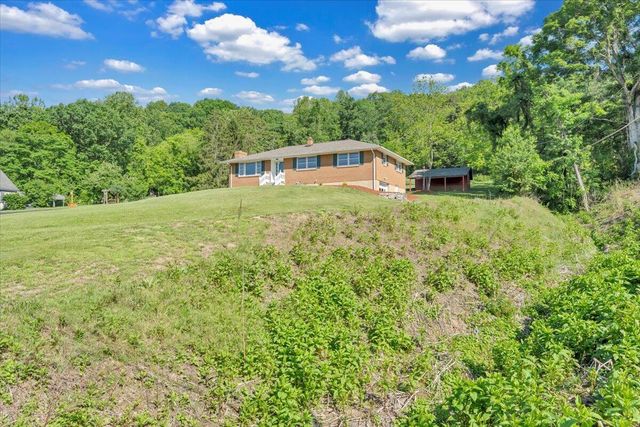 E 1108 Dolly Ann DR, Covington, VA 24426