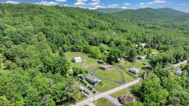 E 1108 Dolly Ann DR, Covington, VA 24426