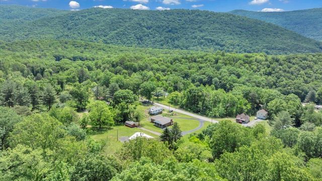 E 1108 Dolly Ann DR, Covington, VA 24426