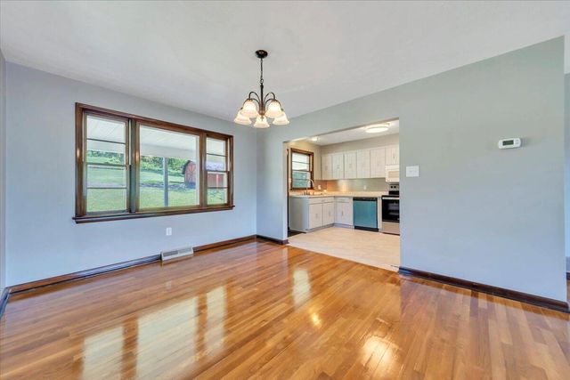 E 1108 Dolly Ann DR, Covington, VA 24426