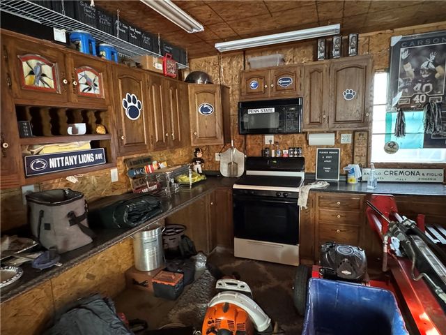 2072 Boyd School Rd, Shenango Twp, PA 16157