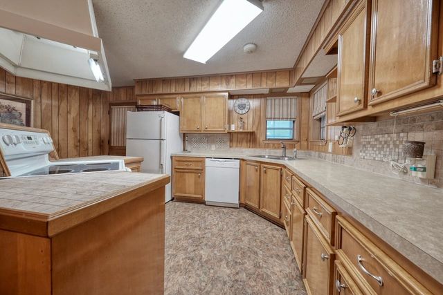 21945 Brierwood Dr, Frankston, TX 75763