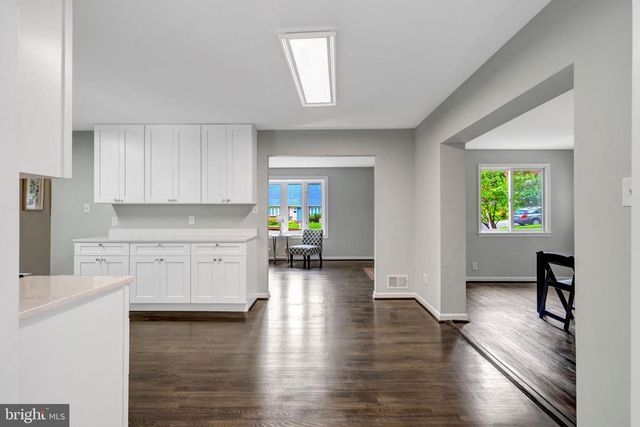 8710 PICCADILLY PL, Springfield, VA 22151