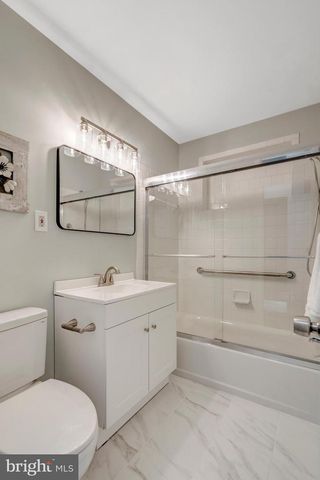 8710 PICCADILLY PL, Springfield, VA 22151