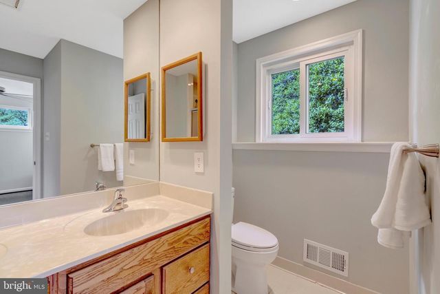 8710 PICCADILLY PL, Springfield, VA 22151