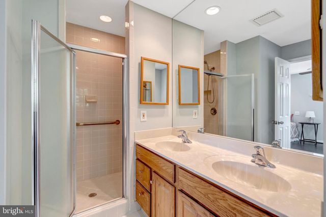 8710 PICCADILLY PL, Springfield, VA 22151