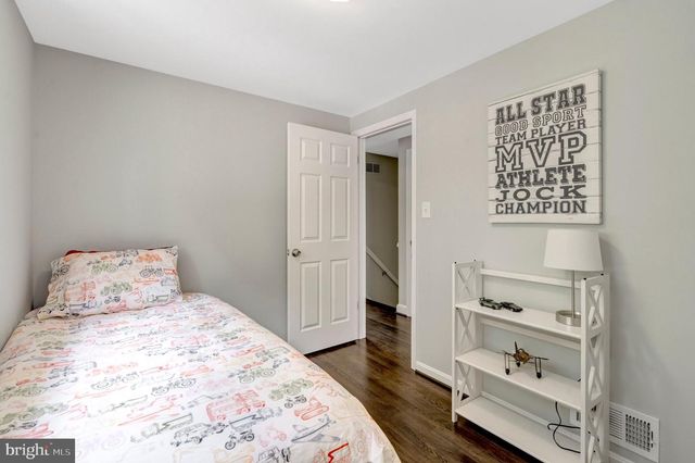 8710 PICCADILLY PL, Springfield, VA 22151
