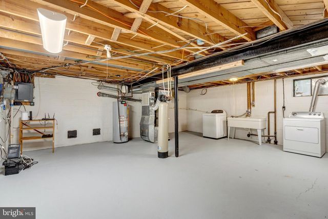 8710 PICCADILLY PL, Springfield, VA 22151