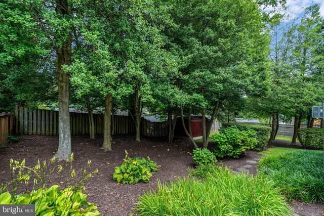 8710 PICCADILLY PL, Springfield, VA 22151