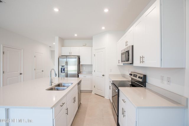 13112 ANNIE’S WALK Drive, Jacksonville, FL 32218