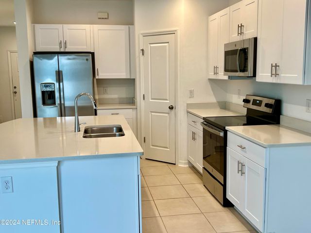 13112 ANNIE’S WALK Drive, Jacksonville, FL 32218