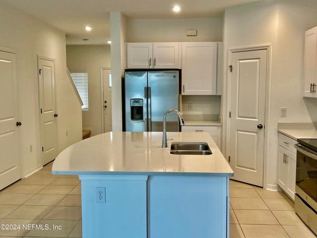 13112 ANNIE’S WALK Drive, Jacksonville, FL 32218