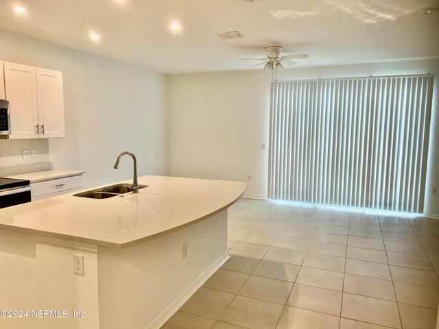 13112 ANNIE’S WALK Drive, Jacksonville, FL 32218