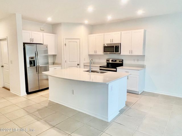 13112 ANNIE’S WALK Drive, Jacksonville, FL 32218