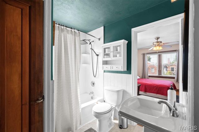 5648 Tholozan Avenue, St Louis, MO 63109