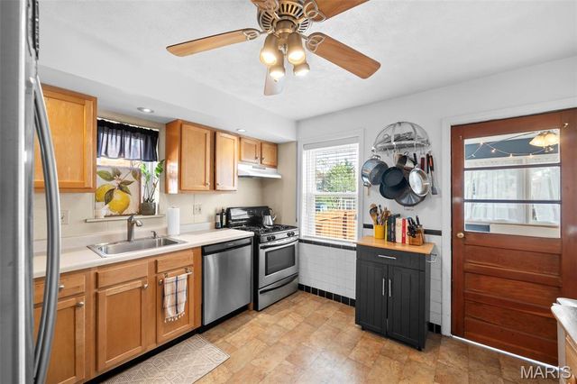 5648 Tholozan Avenue, St Louis, MO 63109