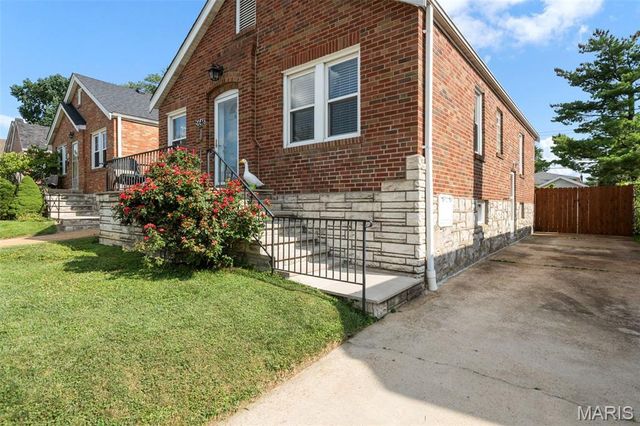 5648 Tholozan Avenue, St Louis, MO 63109