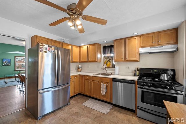 5648 Tholozan Avenue, St Louis, MO 63109
