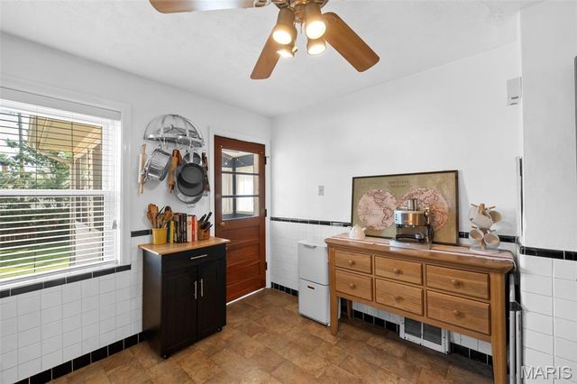 5648 Tholozan Avenue, St Louis, MO 63109