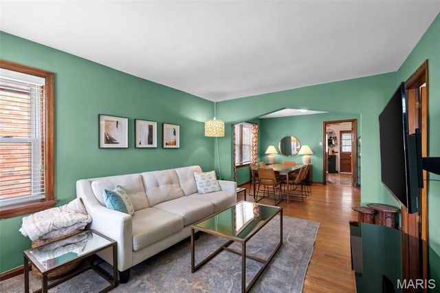 5648 Tholozan Avenue, St Louis, MO 63109