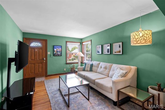 5648 Tholozan Avenue, St Louis, MO 63109