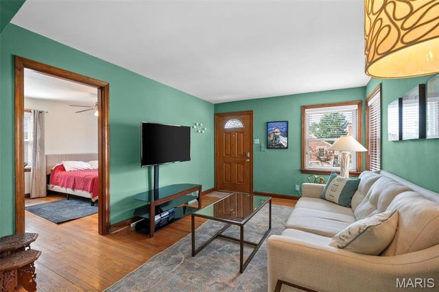 5648 Tholozan Avenue, St Louis, MO 63109