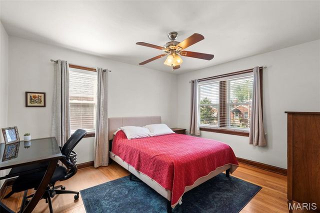 5648 Tholozan Avenue, St Louis, MO 63109