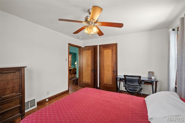 5648 Tholozan Avenue, St Louis, MO 63109