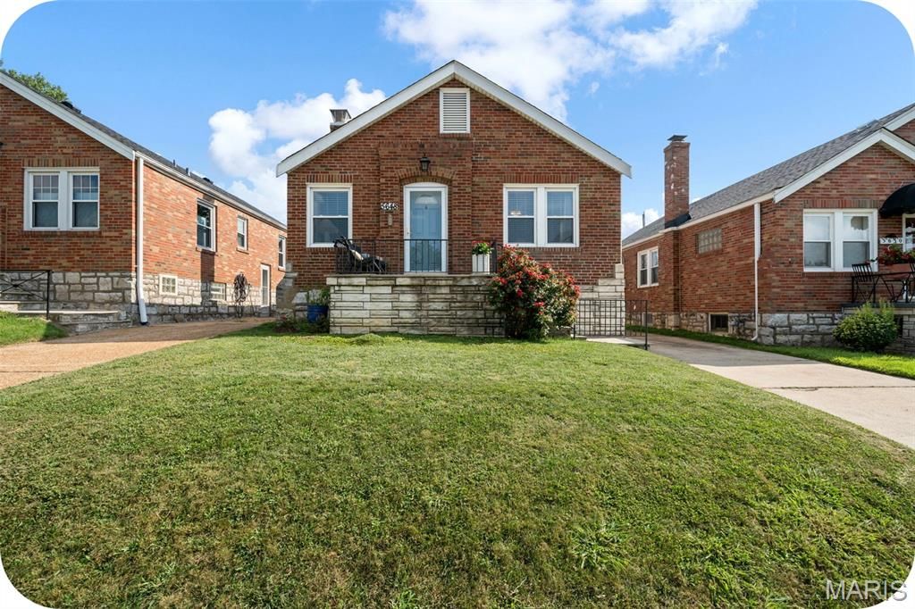 5648 Tholozan Avenue, St Louis, MO 63109