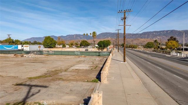 1708 N Mount Vernon, San Bernardino, CA 92411