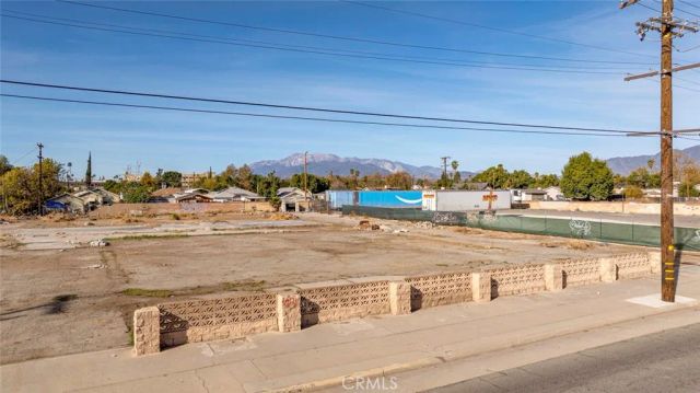 1708 N Mount Vernon, San Bernardino, CA 92411